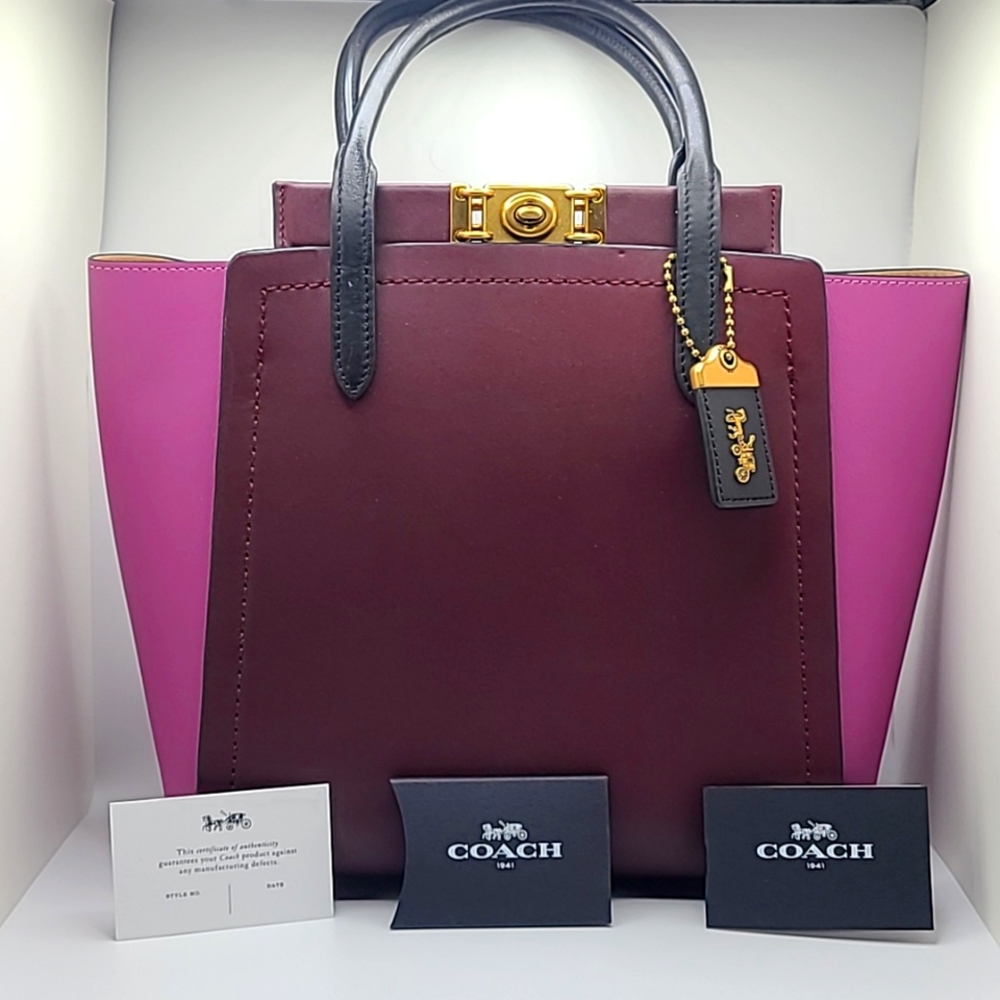 NEW AUTHENTIC COACH PURSE